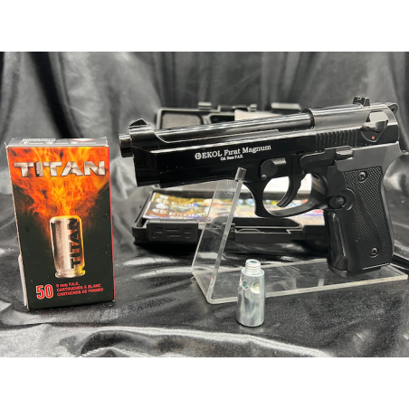 Full black, en polymères lourds, c’est un pistolet d’alarme et de défense 9 mm PAK.