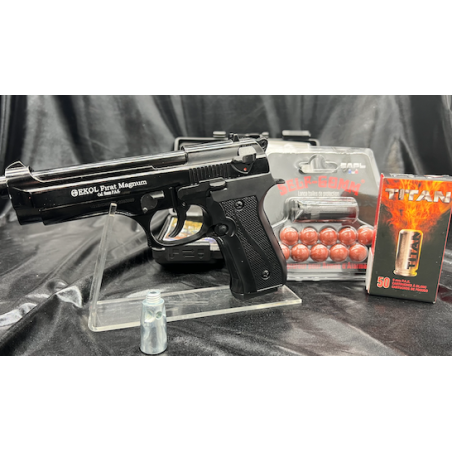 Full black, en polymères lourds, c’est un pistolet d’alarme et de défense 9 mm PAK.