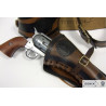Ceinturon avec un holster pour revolver Western