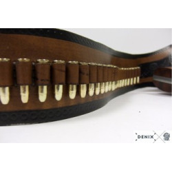 Ceinturon avec un holster pour revolver Western