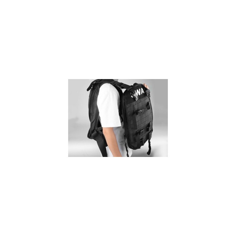 SAC A DOS TRANSFORMABLE EN GILET NOIR