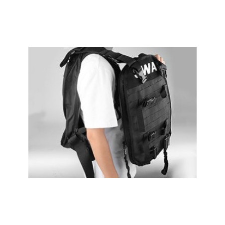 SAC A DOS TRANSFORMABLE EN GILET NOIR